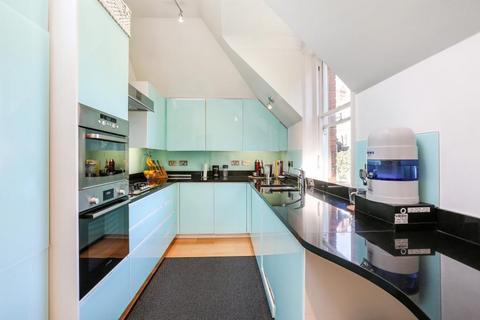 2 bedroom flat to rent, Chesterford Gardens, Hampstead, NW3