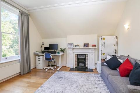 2 bedroom flat to rent, Chesterford Gardens, Hampstead, NW3