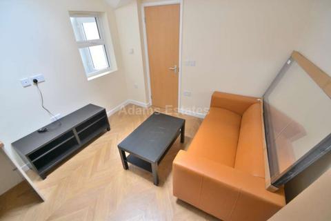 2 bedroom flat to rent, London Road, Reading