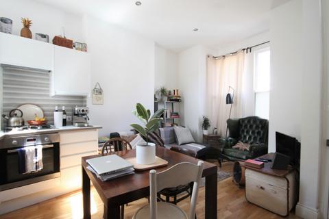 1 bedroom flat to rent, Beresford Road, Wood Green, N8
