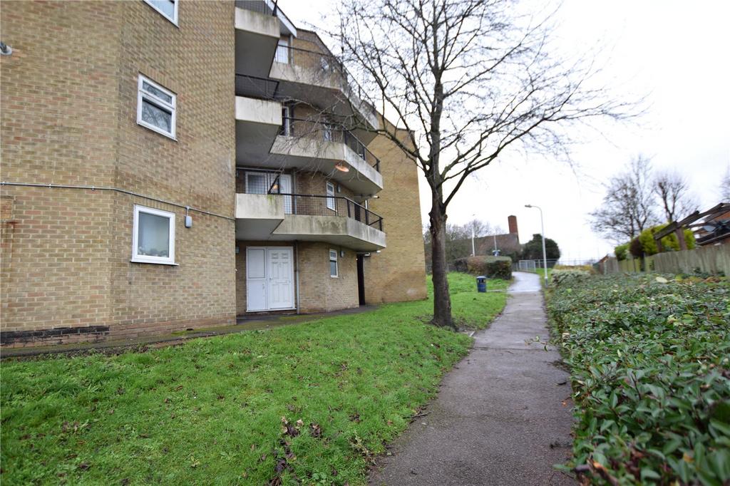 Ryedene Place, Vange, Basildon, SS16 1 bed apartment for sale £105,000