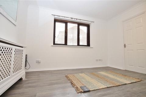 1 bedroom apartment to rent, Redford Close, Feltham, TW13