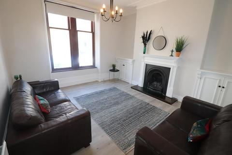 2 bedroom flat to rent, Holburn Street, First Right, AB10