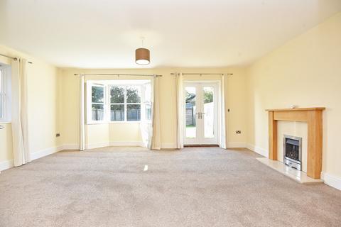 4 bedroom semi-detached house to rent, Cedar Grove, Harrogate, HG2 7AS