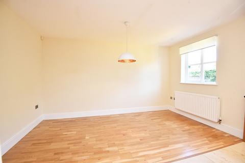 4 bedroom semi-detached house to rent, Cedar Grove, Harrogate, HG2 7AS