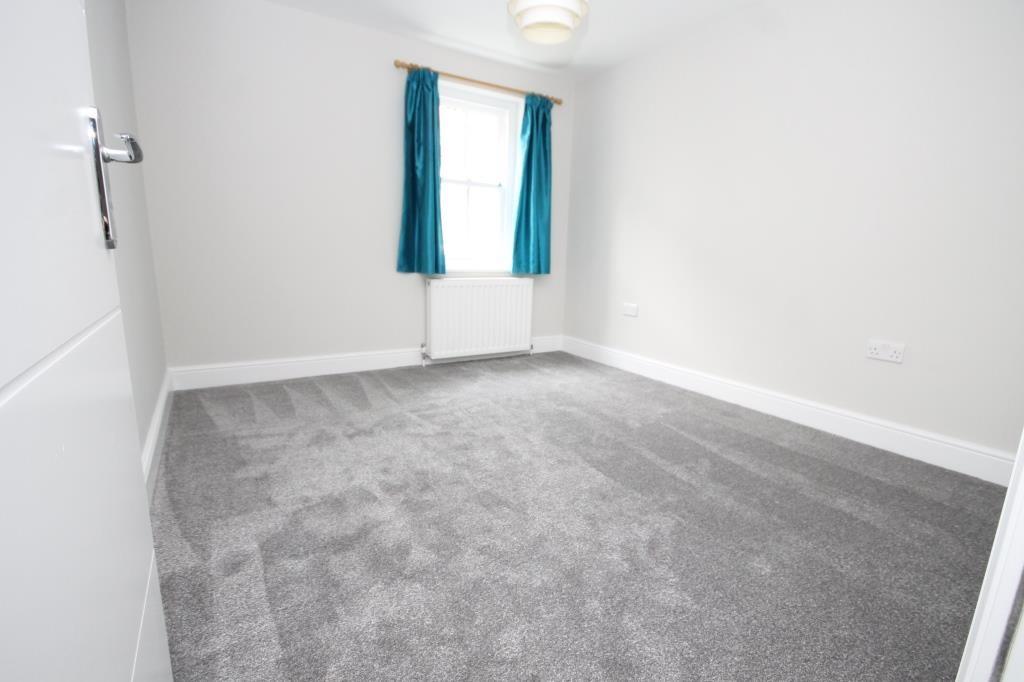 Post House Lane, Bookham 1 bed flat £895 pcm (£207 pw)