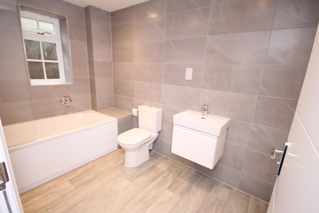 POST HOUSE LANE, BOOKHAM, KT23 1 bed flat £1,175 pcm (£271 pw)