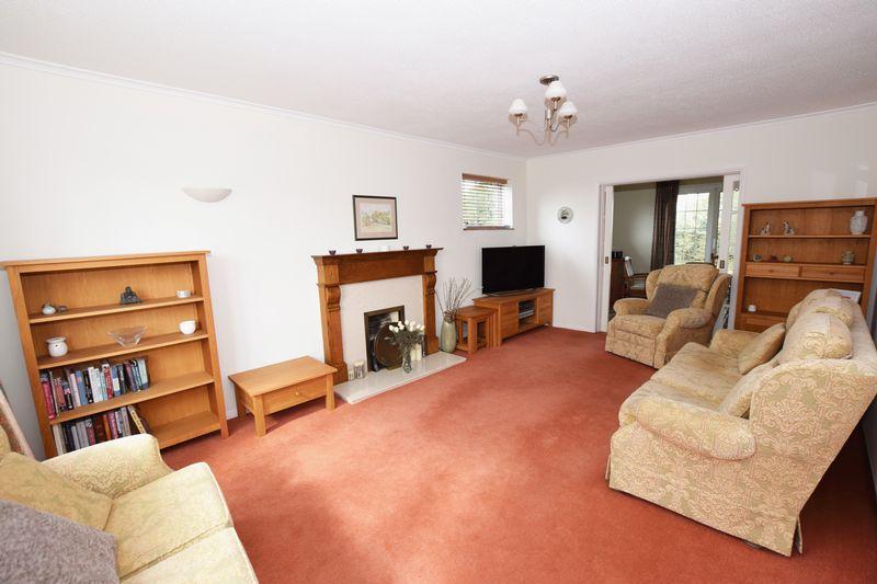 Curtis Road, Ashdell Park, Alton, Hampshire 4 bed detached house for