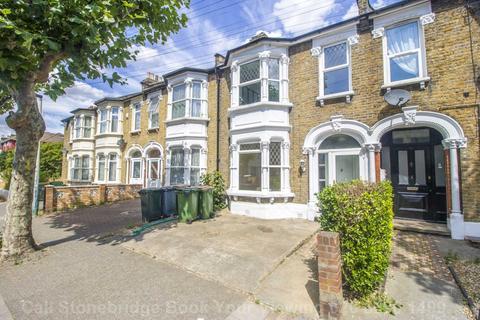 4 bedroom terraced house to rent, Terrace Road, Plaistow, E13