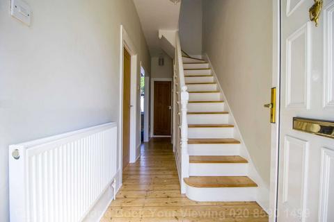 4 bedroom terraced house to rent, Terrace Road, Plaistow, E13