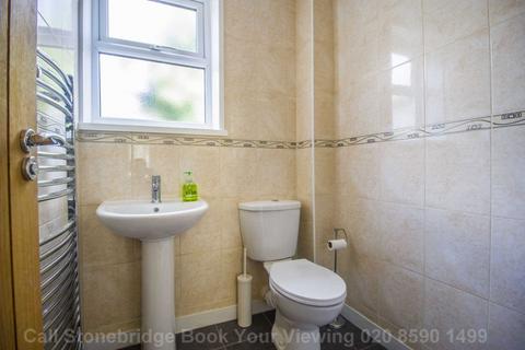 4 bedroom terraced house to rent, Terrace Road, Plaistow, E13
