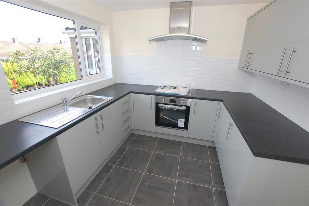 Ascot Gardens, Wordsley, DY8 5ED 3 bed end of terrace house £165,000