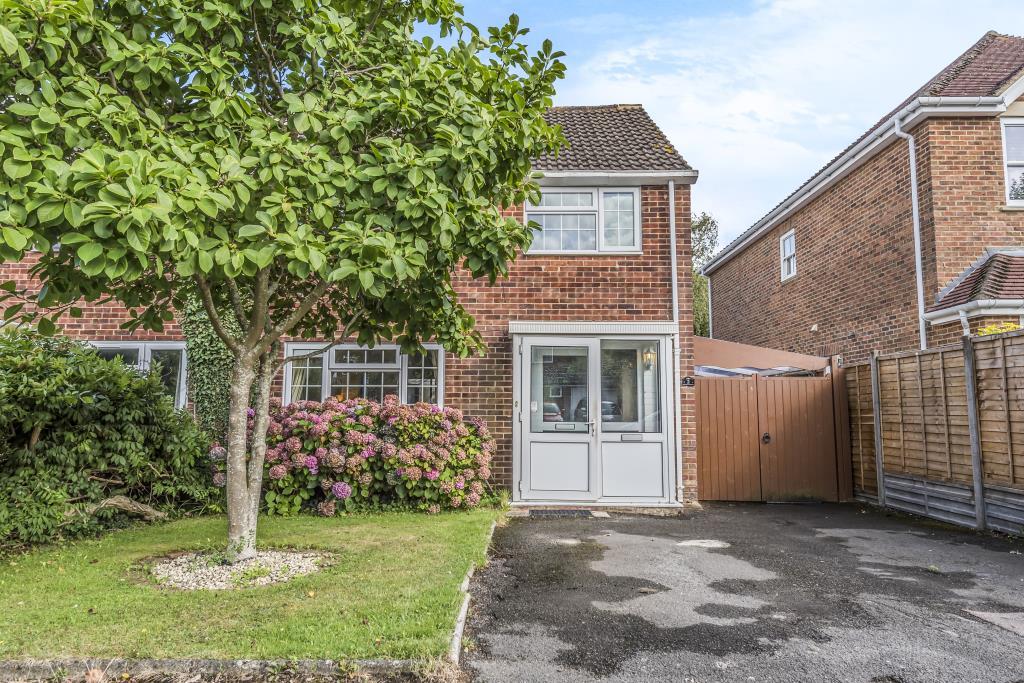 Old Windsor, Berkshire, SL4 4 bed semidetached house £550,000