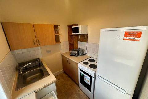 3 bedroom flat to rent, Tarvit Street, Tollcross, Edinburgh, EH3