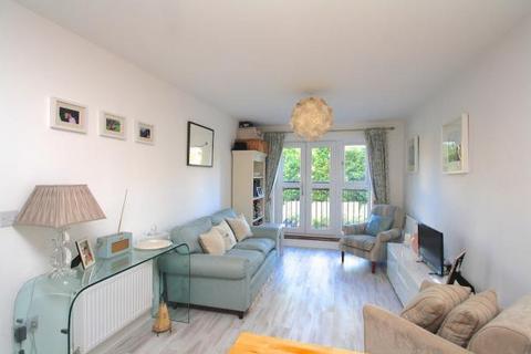 2 bedroom flat to rent, 5 Worcester Close, London SE20