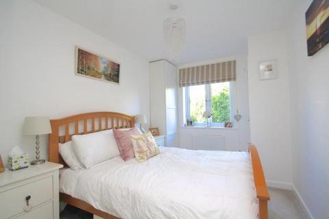 2 bedroom flat to rent, 5 Worcester Close, London SE20