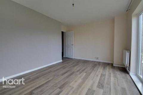 2 bedroom apartment to rent, Mercury Close, Rochester