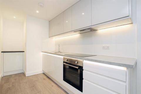 Studio to rent, Commercial Road, London