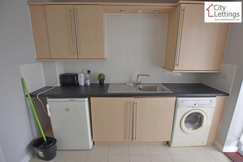 2 bedroom apartment to rent, Templars Court, Lenton