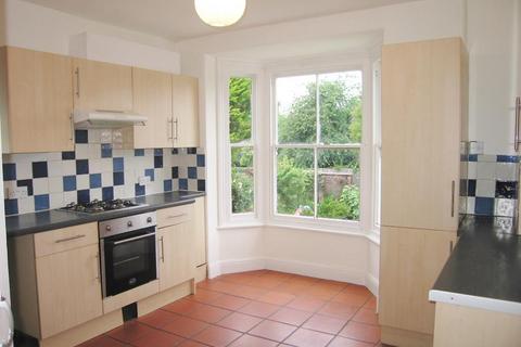4 bedroom flat to rent, Victoria Avenue, HULL, HU5 3DR