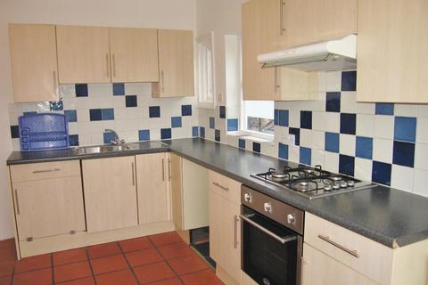 4 bedroom flat to rent, Victoria Avenue, HULL, HU5 3DR