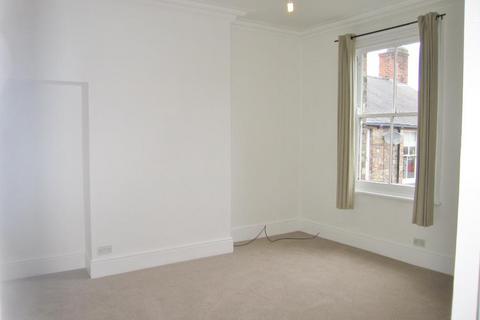 4 bedroom flat to rent, Victoria Avenue, HULL, HU5 3DR