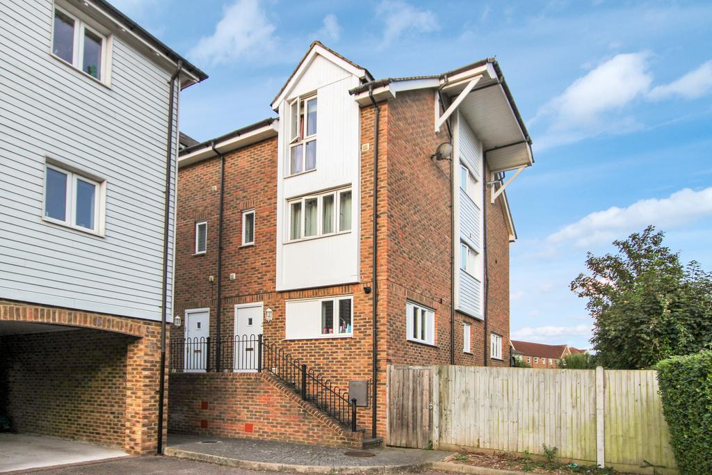 Medway Court, Aylesford ME20 1 bed in a house share to rent £495 pcm