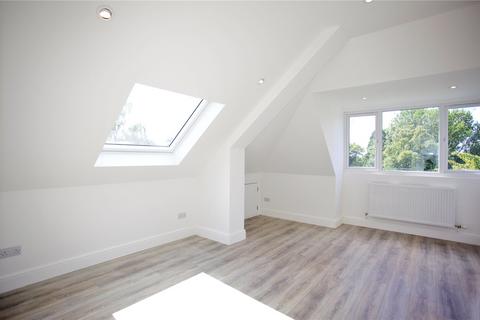 2 bedroom penthouse to rent, Sunningfields Road, London, NW4