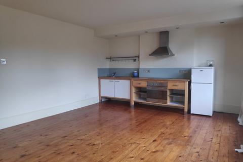 1 bedroom flat to rent, Hatchlands Road, Redhill