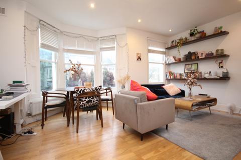 2 bedroom flat to rent, Freegrove Road, Islington, N7