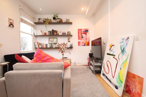 2 bedroom flat to rent, Freegrove Road, Islington, N7