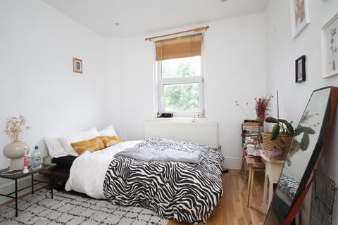 2 bedroom flat to rent, Freegrove Road, Islington, N7