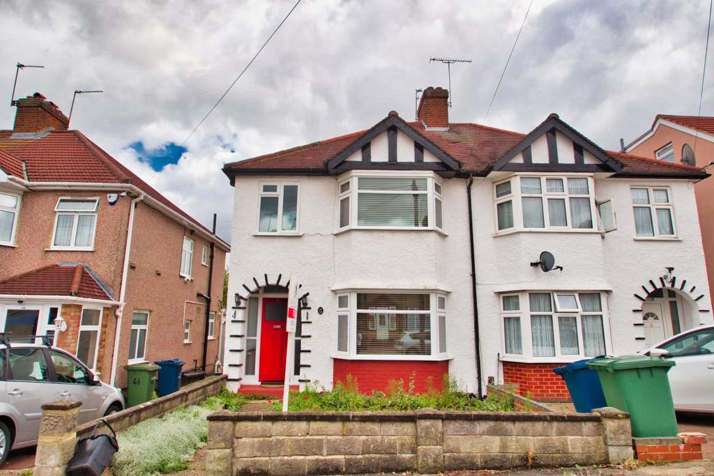 Axholme Avenue, Edgware 3 bed semidetached house £1,700 pcm (£392 pw)