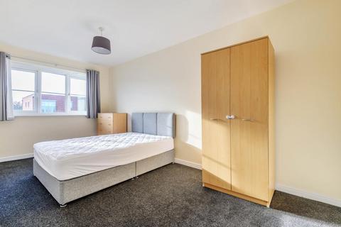 2 bedroom apartment to rent, Edgecombe Road,  Headington,  OX3