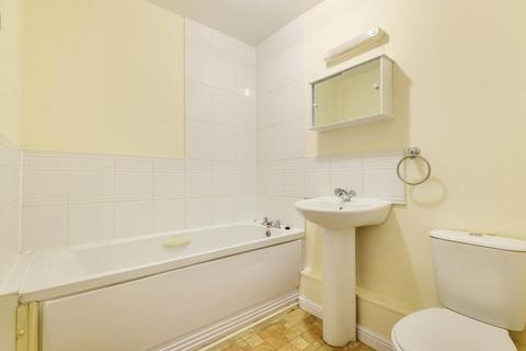 2 bedroom apartment to rent, Edgecombe Road,  Headington,  OX3