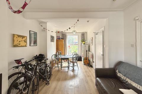 4 bedroom terraced house to rent, New Cross Road,  New Cross, SE14