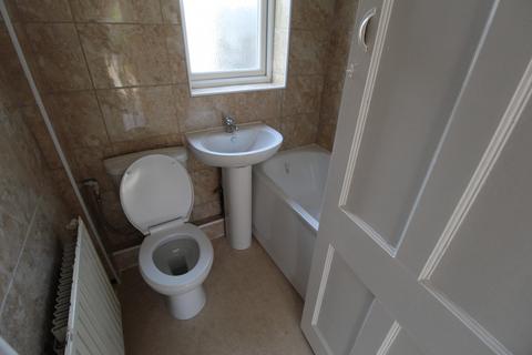 3 bedroom terraced house to rent, Canonsleigh Road, Dagenham, Essex, RM9