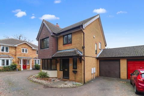 4 bedroom detached house for sale - Mitchell Close, Abbots Langley, Hertfordshire, WD5
