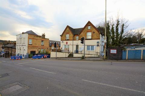 undefined, Amersham Hill, High Wycombe