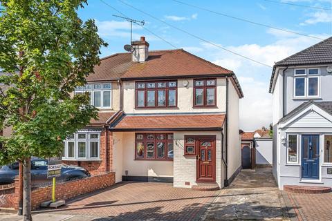 142 Devonshire Road, Hornchurch, RM12 4LW