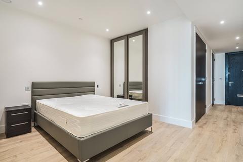 Studio to rent, Neroli House, 14 Piazza Walk, E1