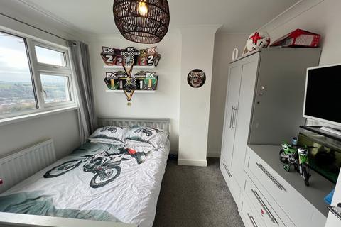 3 Heol Capel, Tonyrefail, Porth, CF39 8NN