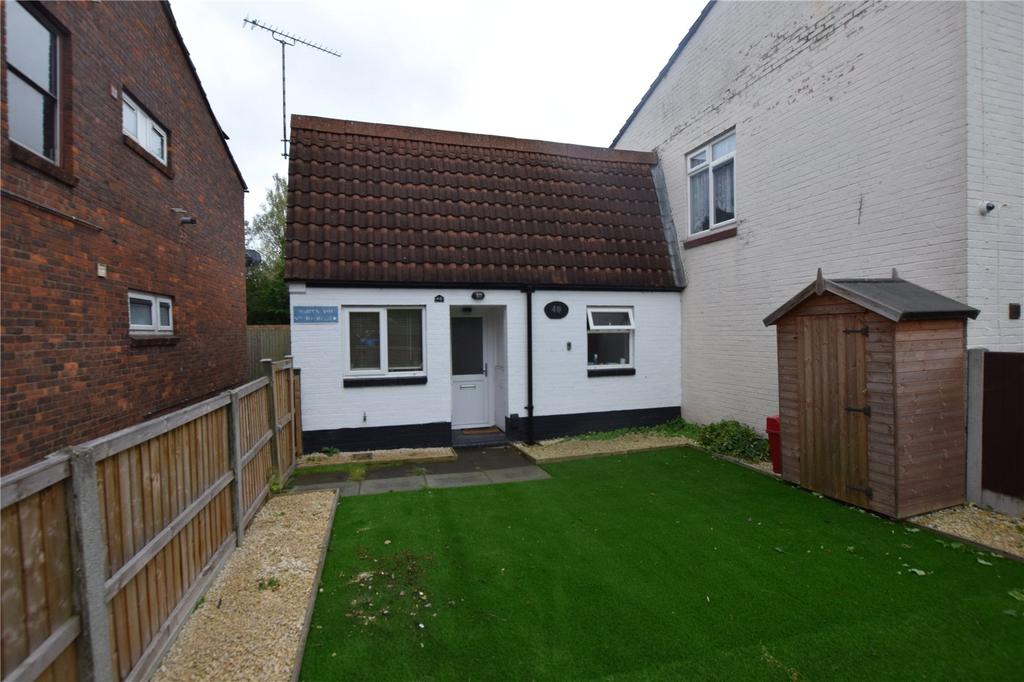 Marden Ash, Laindon West, Basildon, Essex, SS15 1 bed bungalow £205,000