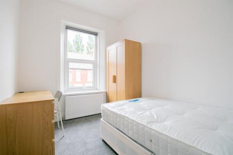 6 bedroom maisonette to rent, Buston Terrace, Newcastle Upon Tyne