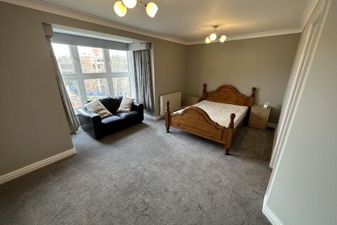 3 bedroom apartment to rent, Symphony Court, Birmingham, B16 8AG