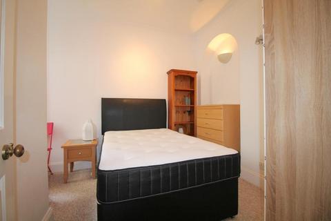 2 bedroom apartment to rent, Adelaide Crescent, Hove, BN3 2JH