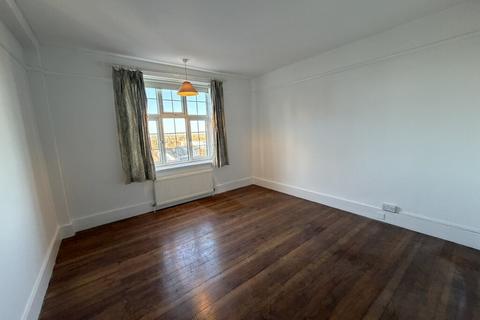 2 bedroom flat to rent, Wyatt Park Mansions, Streatham Hill, London SW2 4RN