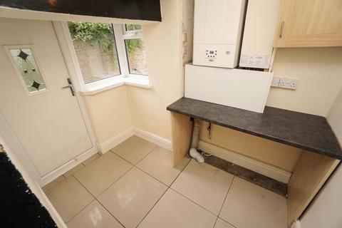 2 bedroom cottage to rent, Church Street, Horwich