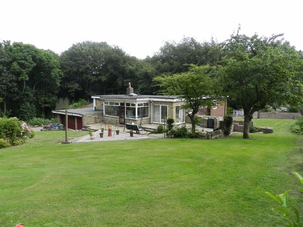 Whitehall Road East, Birkenshaw, Bradford, BD11 3 bed detached bungalow