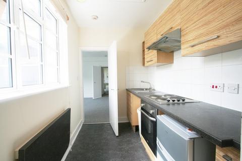 1 bedroom flat to rent, Westcliff Parade,  Westcliff-on-Sea
